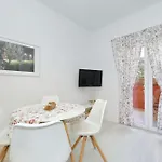 Candela, No 2 * Starigrad Paklenica