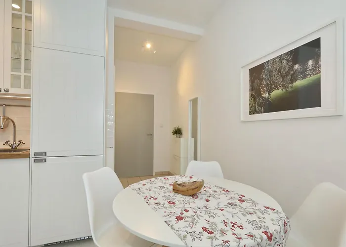 Candela, No 2 Apartman