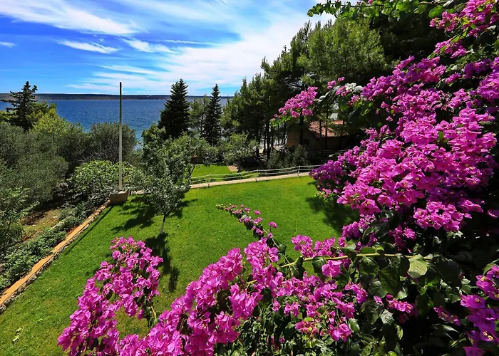 Candela, No 2 Apartment Starigrad Paklenica