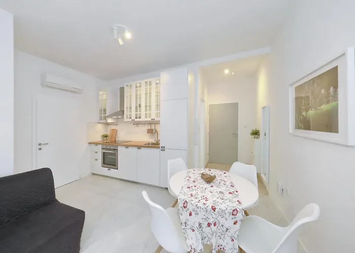 Candela, No 2 Appartement Starigrad Paklenica
