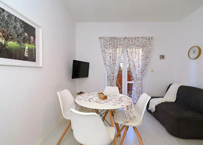 Candela, No 2 Appartement Starigrad Paklenica